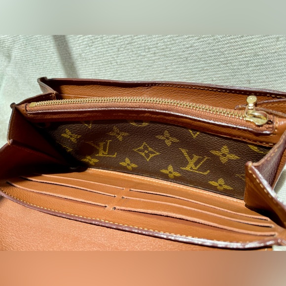 Louis Vuitton Elysee Vintage Wallet w/ COA - Picture 16 of 16